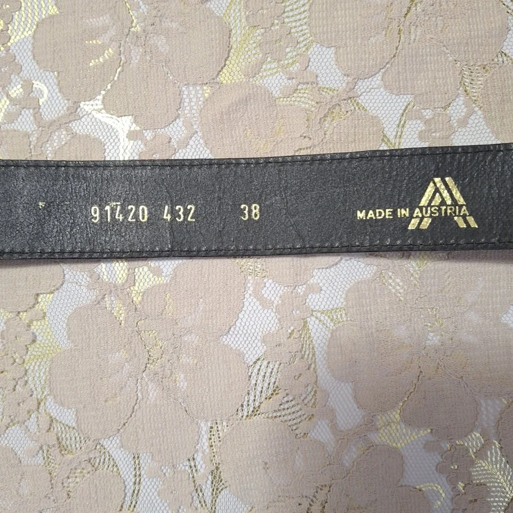 Vintage GEIGER Dark Forest Green Leather Belt Coin Accent Made in Austria 38 S/M